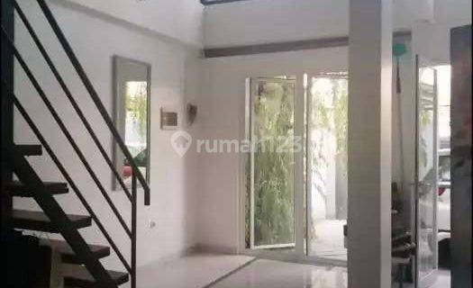 Rumah 2 Lantai Dekat Kampus Binus Jakarta Barat 1