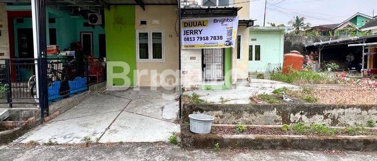 RUMAH BAGUS NYAMAN 1 LANTAI DI DALAM KOMPLEK PERUMAHAN DI KM 7 1