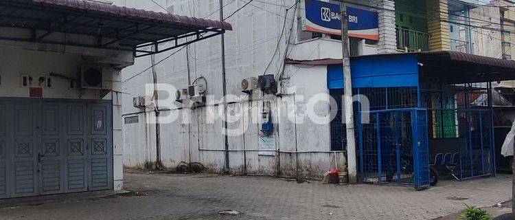 Komplek Captiva terletak dipinggir jalan lintas 1