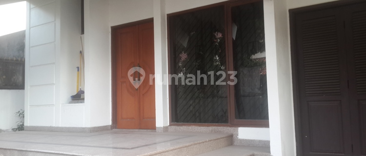 House in Lebak Bulus, near MRT, wide road, ready to occupy, peaceful. 1