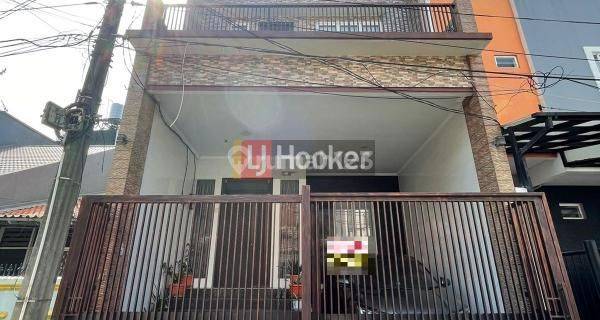 RUMAH MINIMALIS SEMI FURNISHED DI GADING ELOK TIMUR AREA KELAPA GADING 1