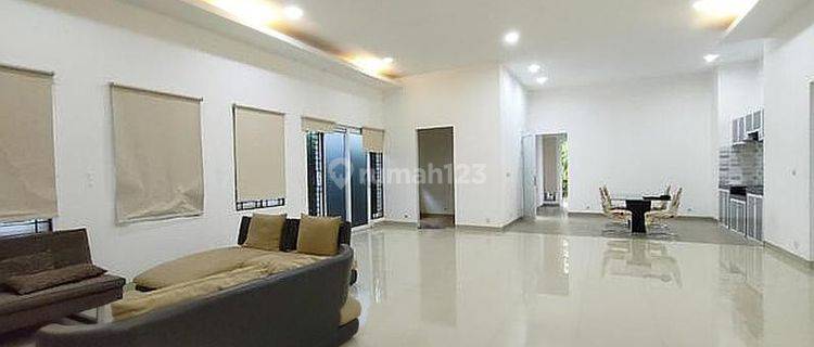 Dikontrakan rumah bagus fullfurnished  di sentul city 1