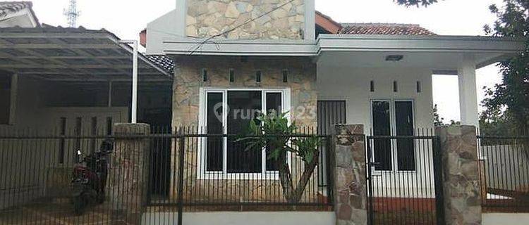 Rumah Hook Baru Selesai Renovasi Di Tengah Kota Di Indraprasta 1