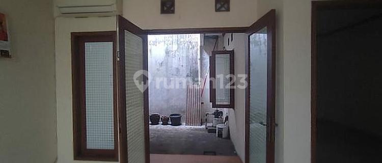 Rumah cantik sudah Renovasi Di Bendungan Hilir Jakarta Pusat 1