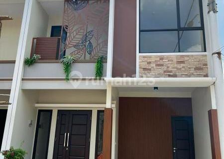 Exclusive classic townhouse near the highway and Jatiasih toll gate. 1