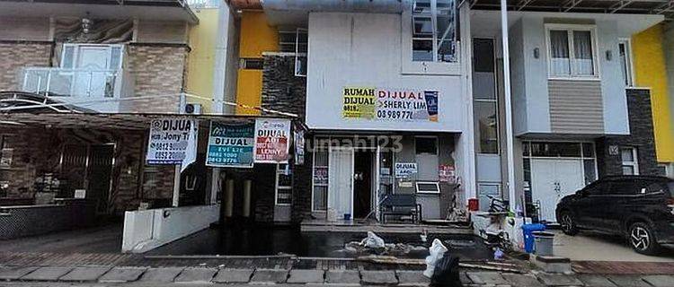 Rumah Dijual di Golf Lake Residence Jakarta Barat 1