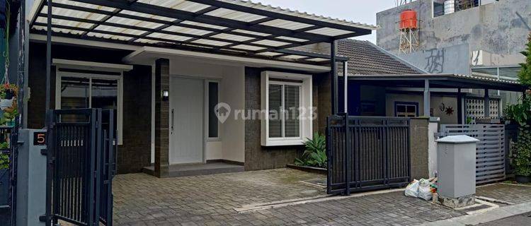 Rumah Lux Singgasana Pradana Mekar Wangi 1