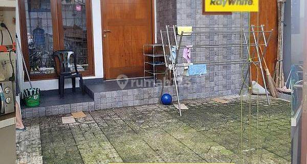 Rumah baru  di Salemba walking distance ke RS Radja, RS Carolus, UI dan RSCM, jarang ada  1