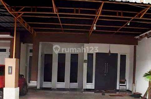 RUMAH 2 LANTAI SIAP HUNI DI JALAN HERTASNING VI 1