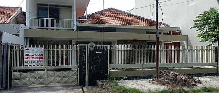 Rumah Luas 3 Kamar Tidur di Jemur Andayani Dekat Tol Dan Petra 1