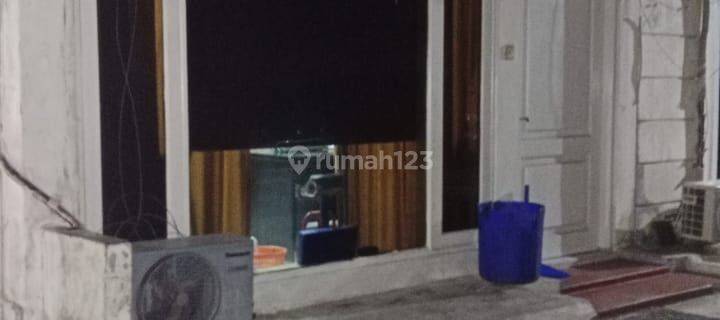 Di  1 unit Satuan Rumah Susun Jl. Cimandiri  Cikini Menteng 1