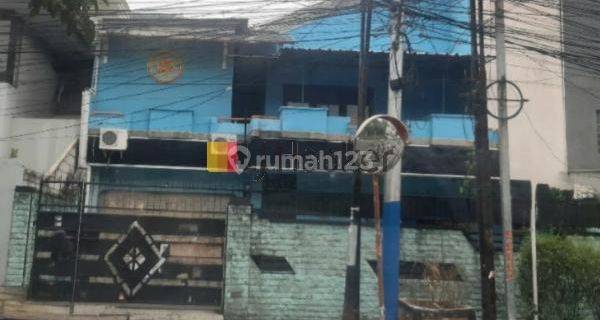 RUMAH 2 Lantai jalan 3 mobil di Tomang Jakarta Barat 1