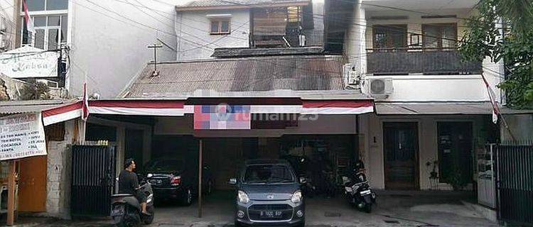 Rumah di Bendungan Hilir Pejompongan Jakarta Pusat 1