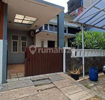 Well-Maintained 1.5-Story Second-Hand House in Jatibening Complex, Bekasi 1