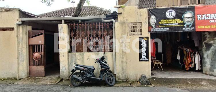 RUMAH TENGAH KOTA SOLO 1