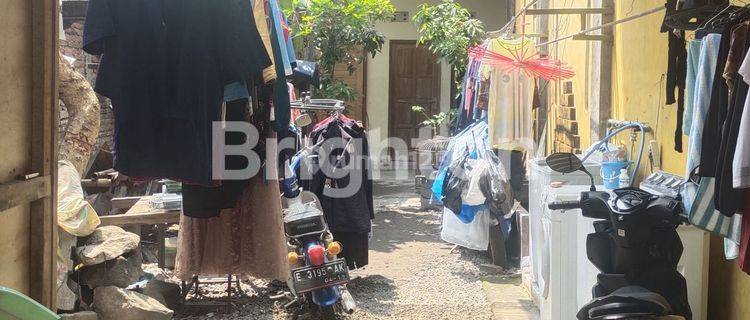 RUMAH INDUK DAN KAMAR KOST DI TEPI JALAN PADAT DAN RAMAI, DEKAT LINGKUNGAN PABRIK DAN IINDUSTRI 1