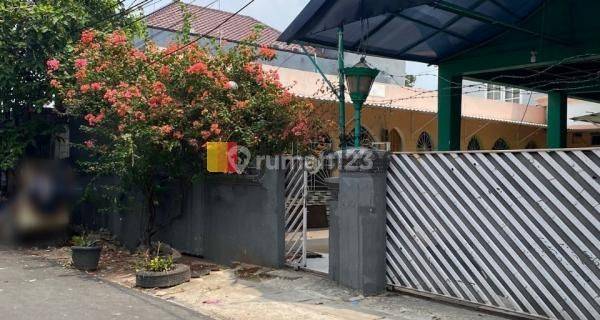 Rumah Bangunan Tua Hitung Tanah di Klender Jakarta Timur 1