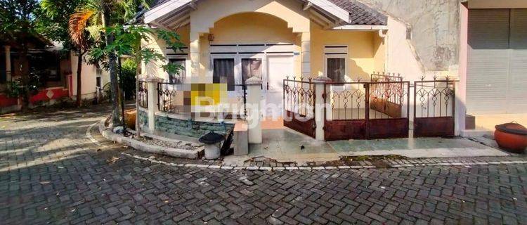 RUMAH HOOK DI PERUMAHAN RIVERSIDE, BALEARJOSARI, KEC BLIMBING, KOTA MALANG 1