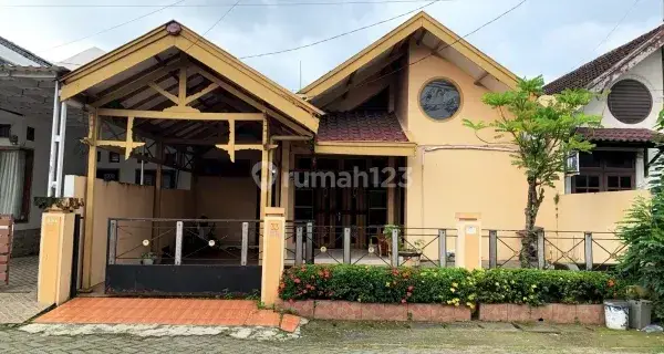 Dijual rumah daerah Medan Johor 1