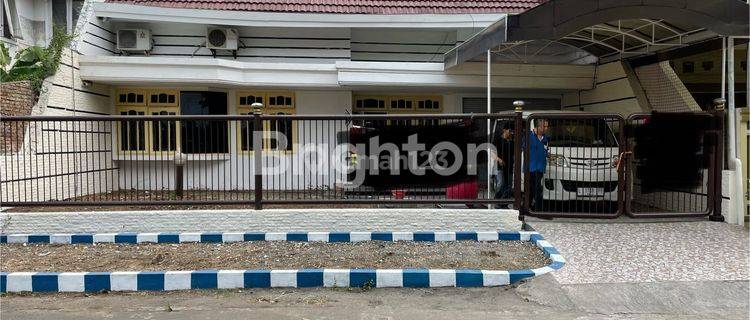 RUMAH LOKASI STRATEGIS DI BARUK UTARA SURABAYA DEKAT KE EXCELSO MERR, GALAXY MALL, TOL WARU JUANDA 1