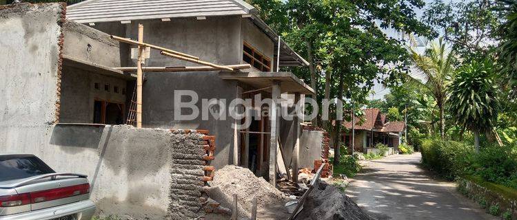 RUMAH PROSES BANGUN SELATAN PASAR GODEAN, JALAN GODEAN 1