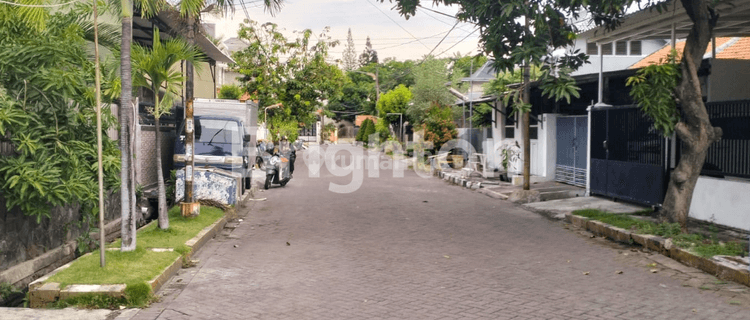 TENGGILIS MEJOYO, RUMAH LAMA BISA BANGUN 2 RUMAH LINGKUNGAN BAGUS 1