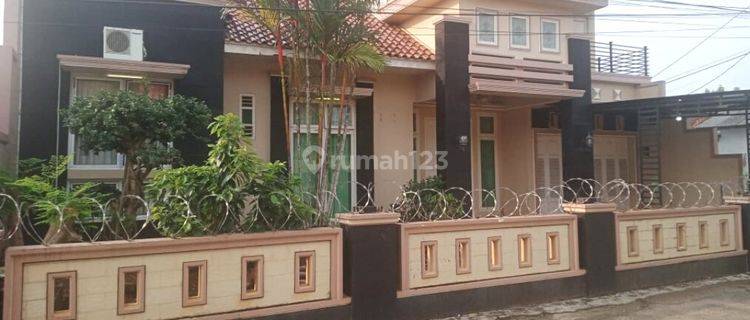 rumah 2 lantai kedamaian murah full furnished 1