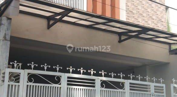 Rumah Cantik Dan Bagus Di Daerah Tebet Jakarta Selatan 1