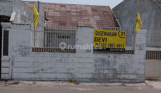 Rumah  Di Jl Kusnan Cirebon Jawa Barat 1