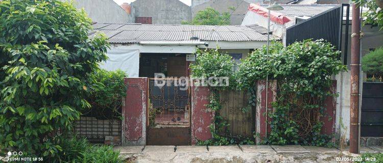 RUMAH TUA DIPINGGIR JALAN LOKASI PADAT PENDUDUK DEPOK DUA TIMUR 1