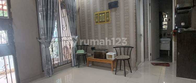 Neat and Nice House, Furnished ready to occupy in Graha Raya Bintaro. 1