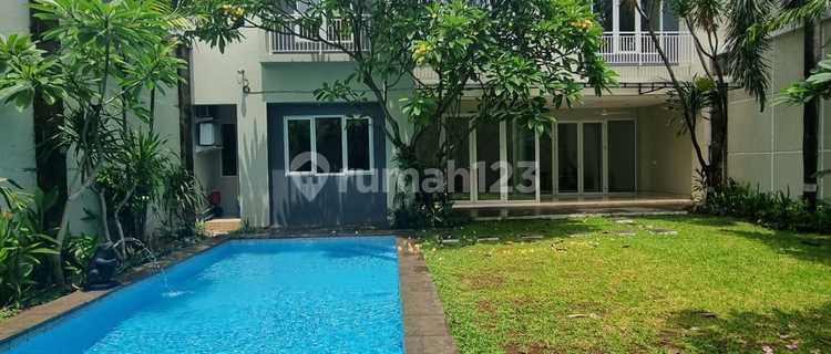 Very Exclulsive And Comfortable House Inside .Townhouse In Kemang, Jakarta Selatan 1
