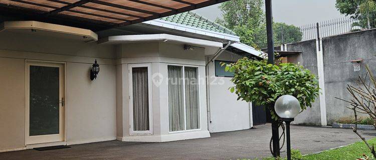 Rumah di Menteng kan 1