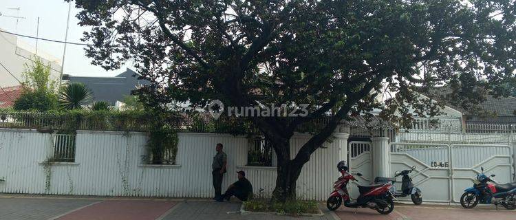 Rumah Murah 2 Lantai Harga NJOP Hadap Danau Sunter** 1