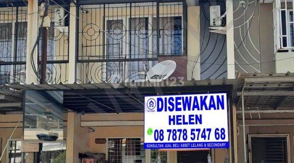 RUMAH 2,5 LANTAI SIAP HUNI DIDALAM KOMPEK PERUMAHAN KALIDERES 1