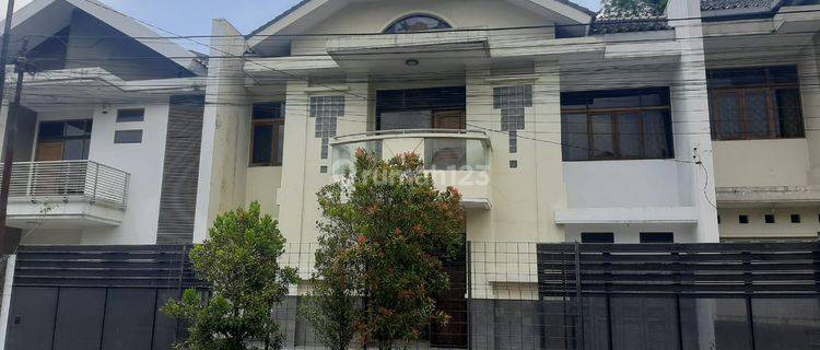 Rumah Lux di Bandung Utara jl Cipaku Indah 1