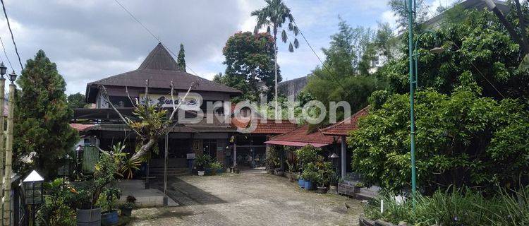 BANGUNAN RUMAH MAKAN PINGGIR JALAN MT HARYONO 1