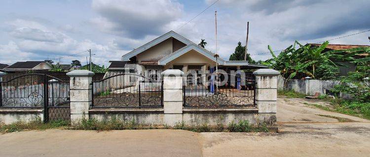 Mau nyari rumah siap huni yang cocok untuk usaha sekaligus tempat tinggal di daerah Sentosa. Nego! 1