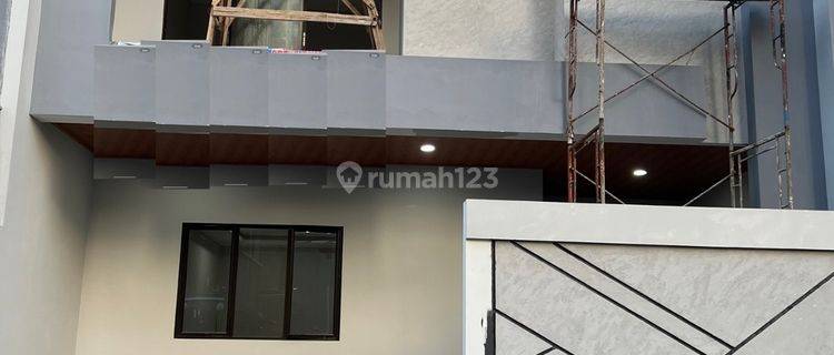 Persis Depan Apartemen & Sebelah Sekolah Katolik, Rumah Brand New Taman Surya Cengkareng Kalideres Jakarta Barat Di Taman Surya 5, Kalideres Rumah 1