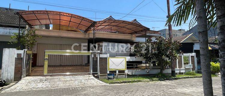 Rumah Luas Bebas Banjir Di Puri Anjasmoro 1