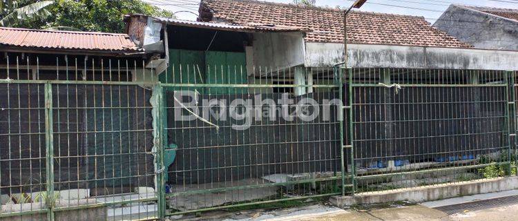 Rumah hitung tanah murah di jalan janur sari no 1