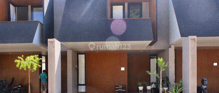 Rumah Komplek Cantik 3kt SHM Selangkah Ke Gerbang Tol Cibubur Dibantu Kpr J20765 1