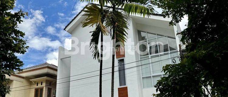 RUMAH MEWAH BARU SEMI FURNISHED STRATEGIS PETOJO JAKARTA PUSAT 1