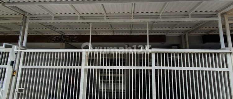 Ready-to-Occupy Mulyosari New House 1