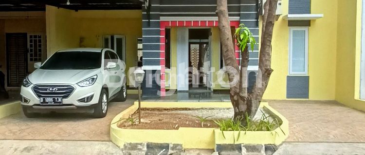 2-story house, cute, well-maintained, fully furnished, just bring your suitcase.. Pekayon, Bekasi 1