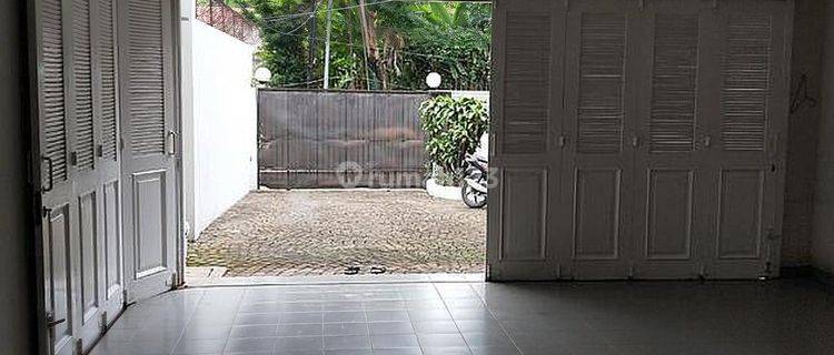 Rumah disewakan Bagus di Kebayoran baru Jakarta selatan 1