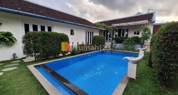 4 bedrooms Villa for sale at Abianbase Mengwi strategic location only 10 minutes to Dalung area 1