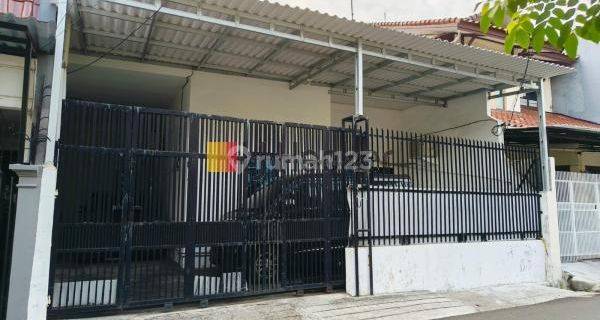 Rumah Siap Huni dalam Komplek di Tomang Jakarta Barat 1