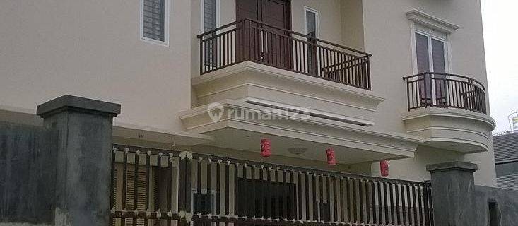 rumah di petojo jakarta pusa Lokasi strategis dekat cideng raya, kesehatan, tomang, roxy, cocok untuk kantor / hunian 1