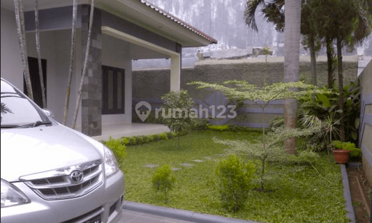 A brand new house around Kemang, Ampera. In a good area. 1